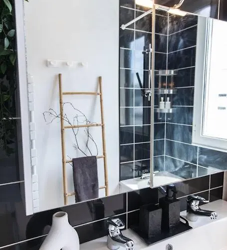 Relax Et Cocooning - Maison De - Proche Gare Апартаменты *